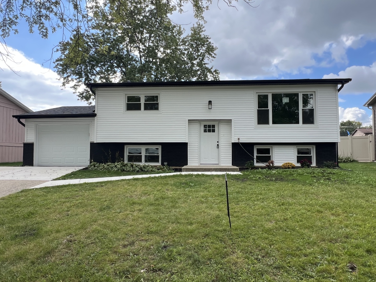 5735 Dover Road, Oak Forest, IL 60452