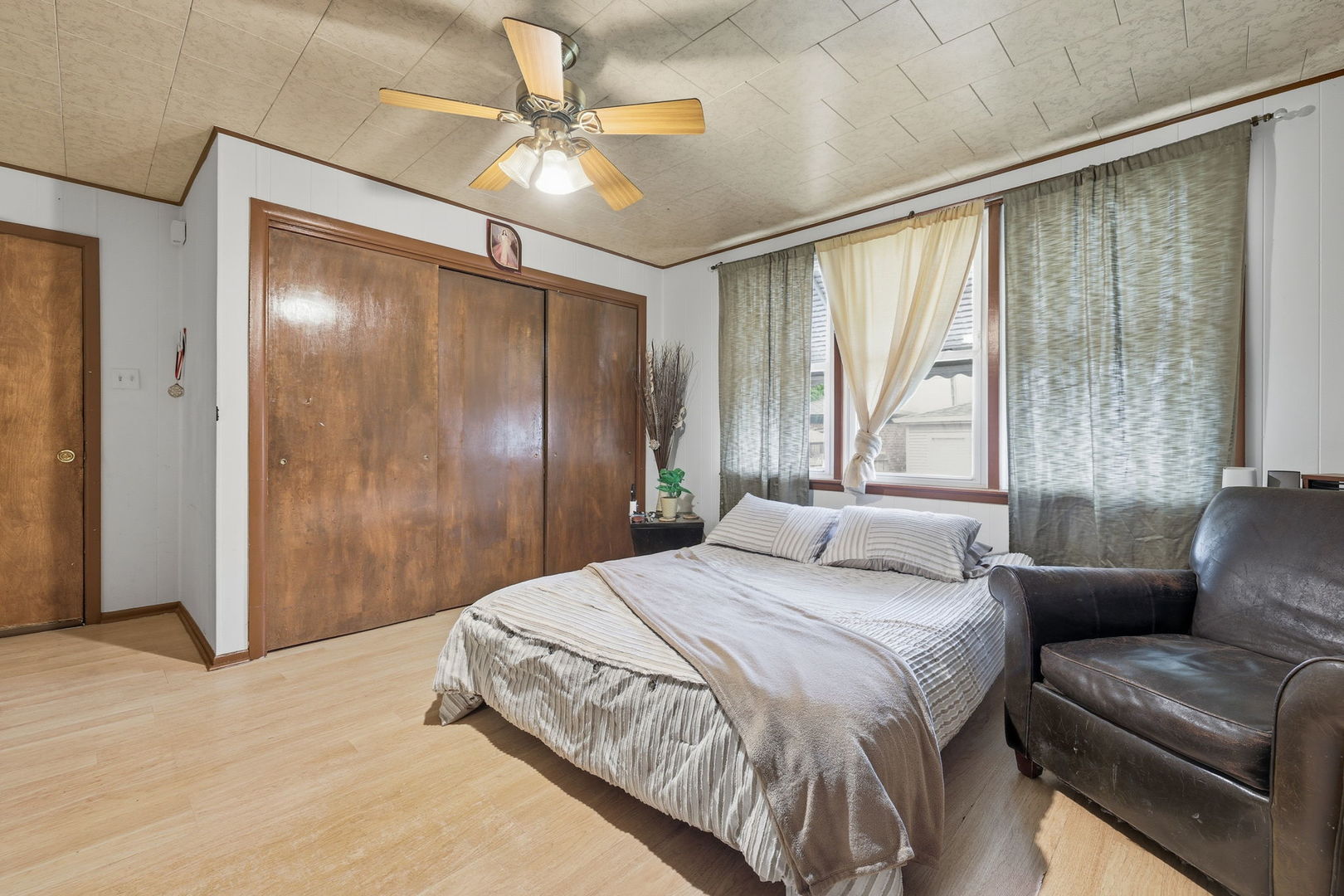 2736 N Monticello Avenue, Chicago, IL 60647