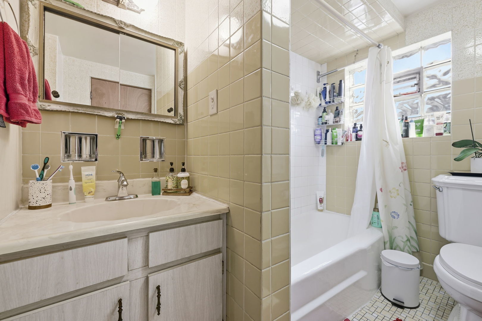 2736 N Monticello Avenue, Chicago, IL 60647