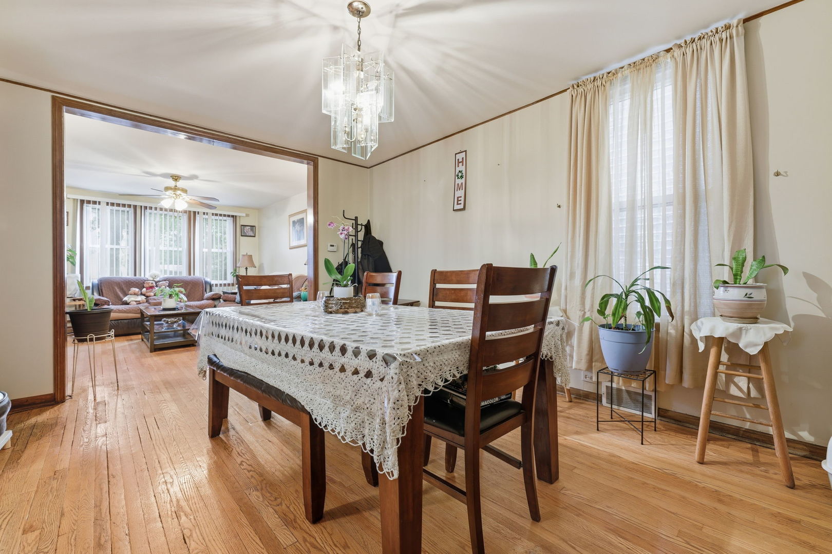 2736 N Monticello Avenue, Chicago, IL 60647