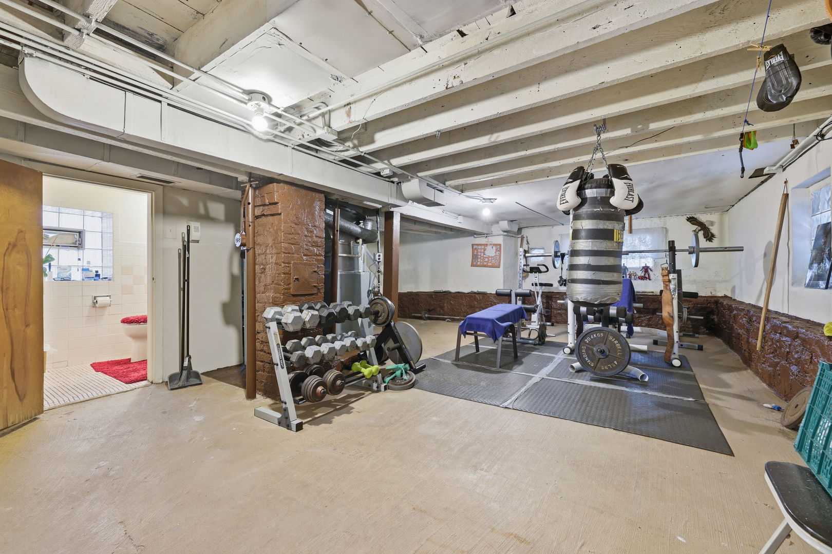 2736 N Monticello Avenue, Chicago, IL 60647
