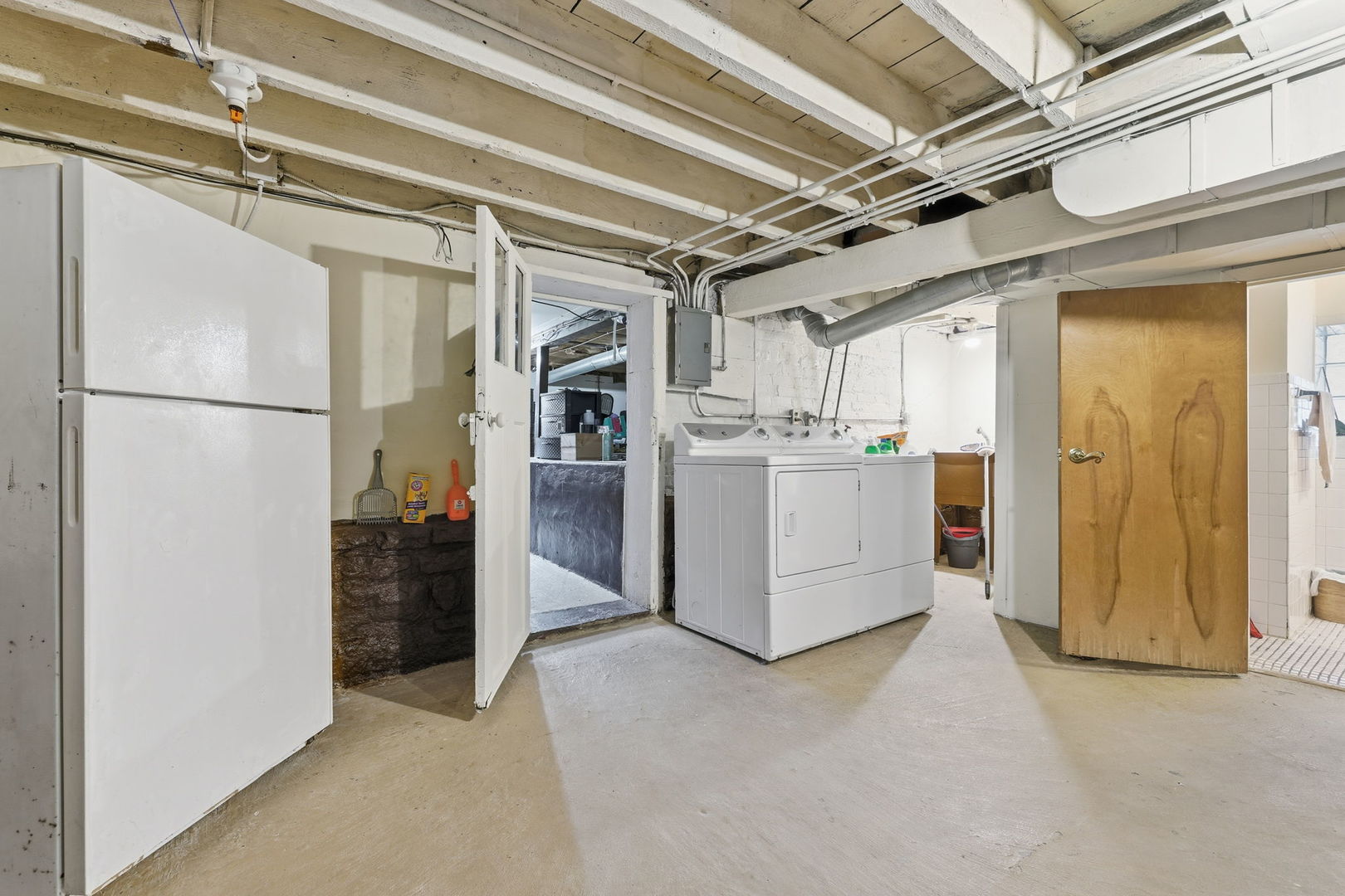 2736 N Monticello Avenue, Chicago, IL 60647
