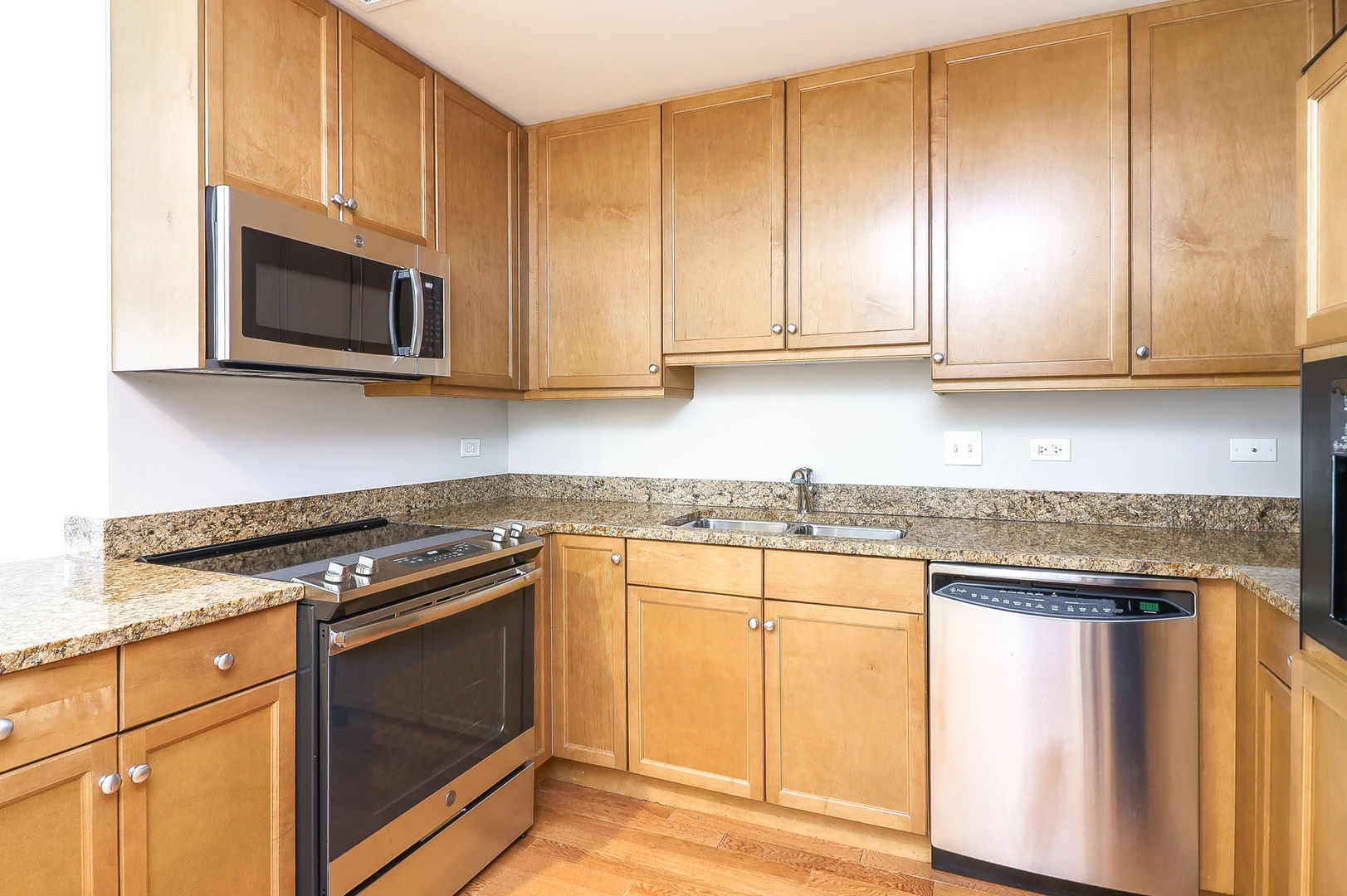 130 N Garland Court #1504, Chicago, IL 60602