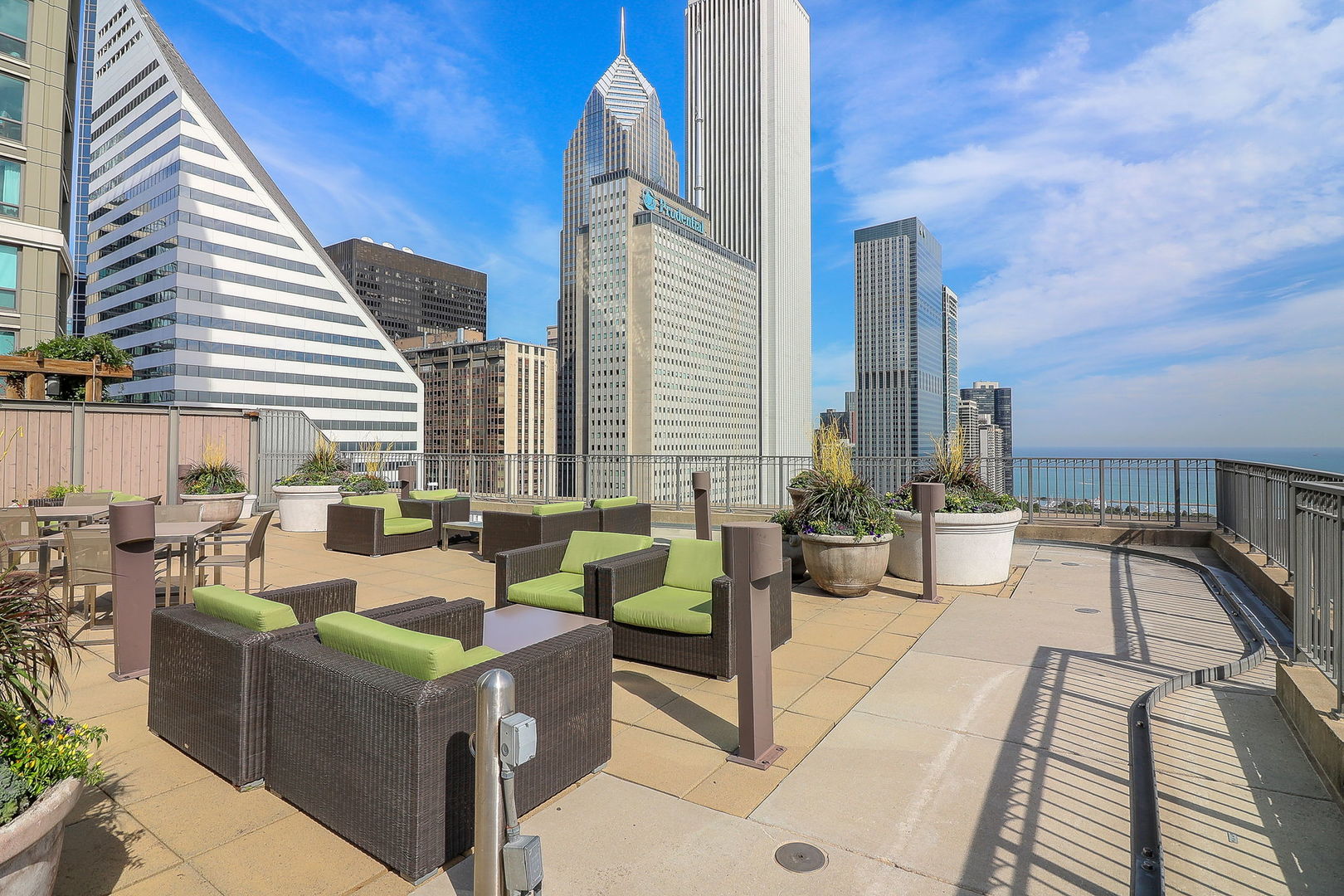 130 N Garland Court #1504, Chicago, IL 60602