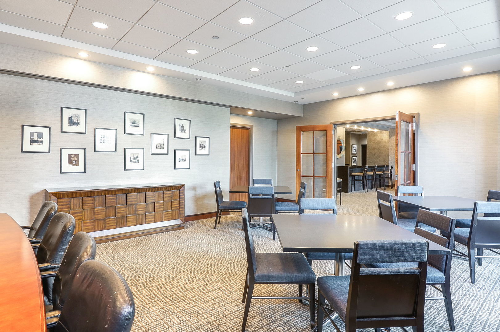 130 N Garland Court #1504, Chicago, IL 60602