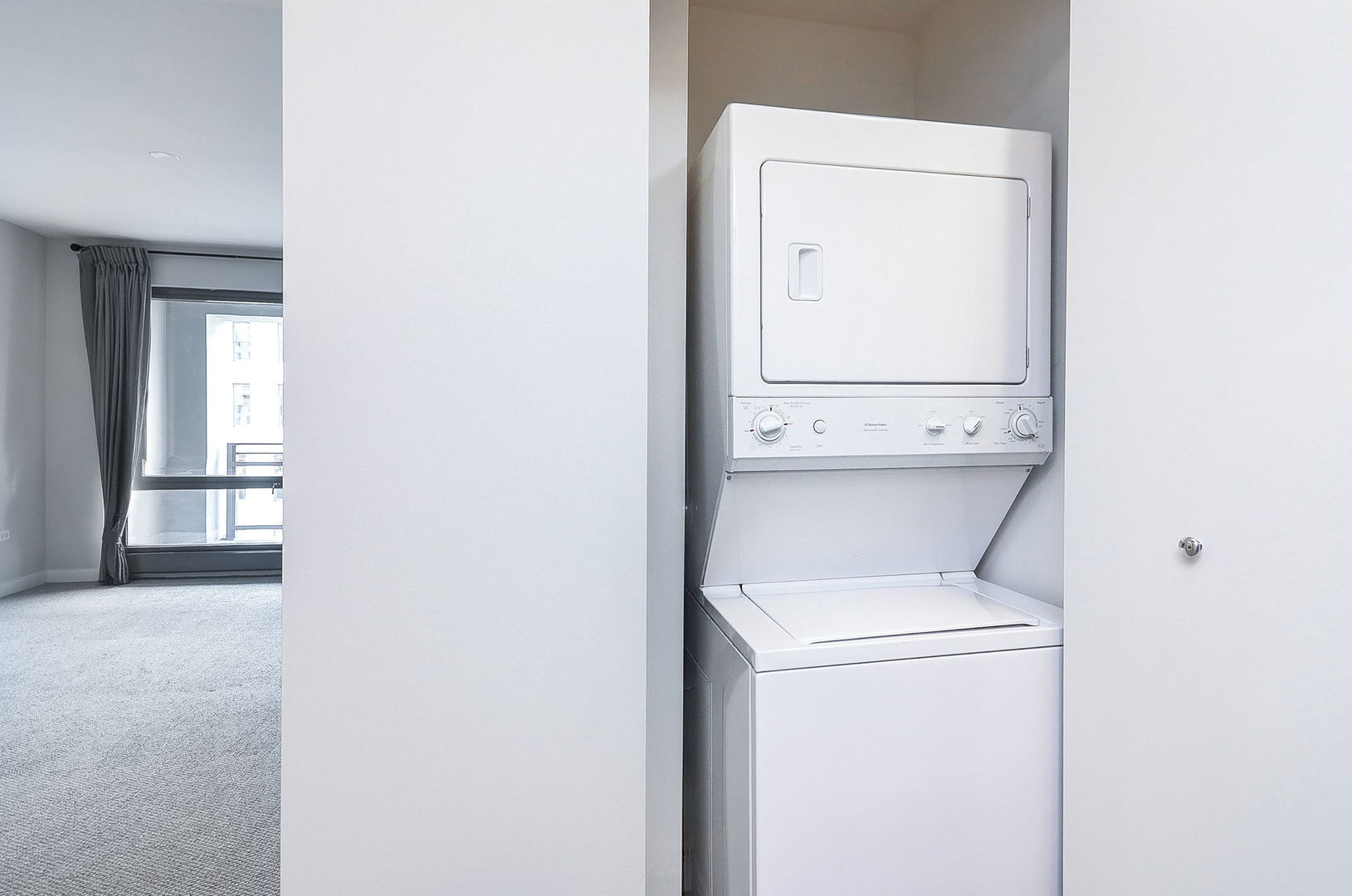 130 N Garland Court #1504, Chicago, IL 60602