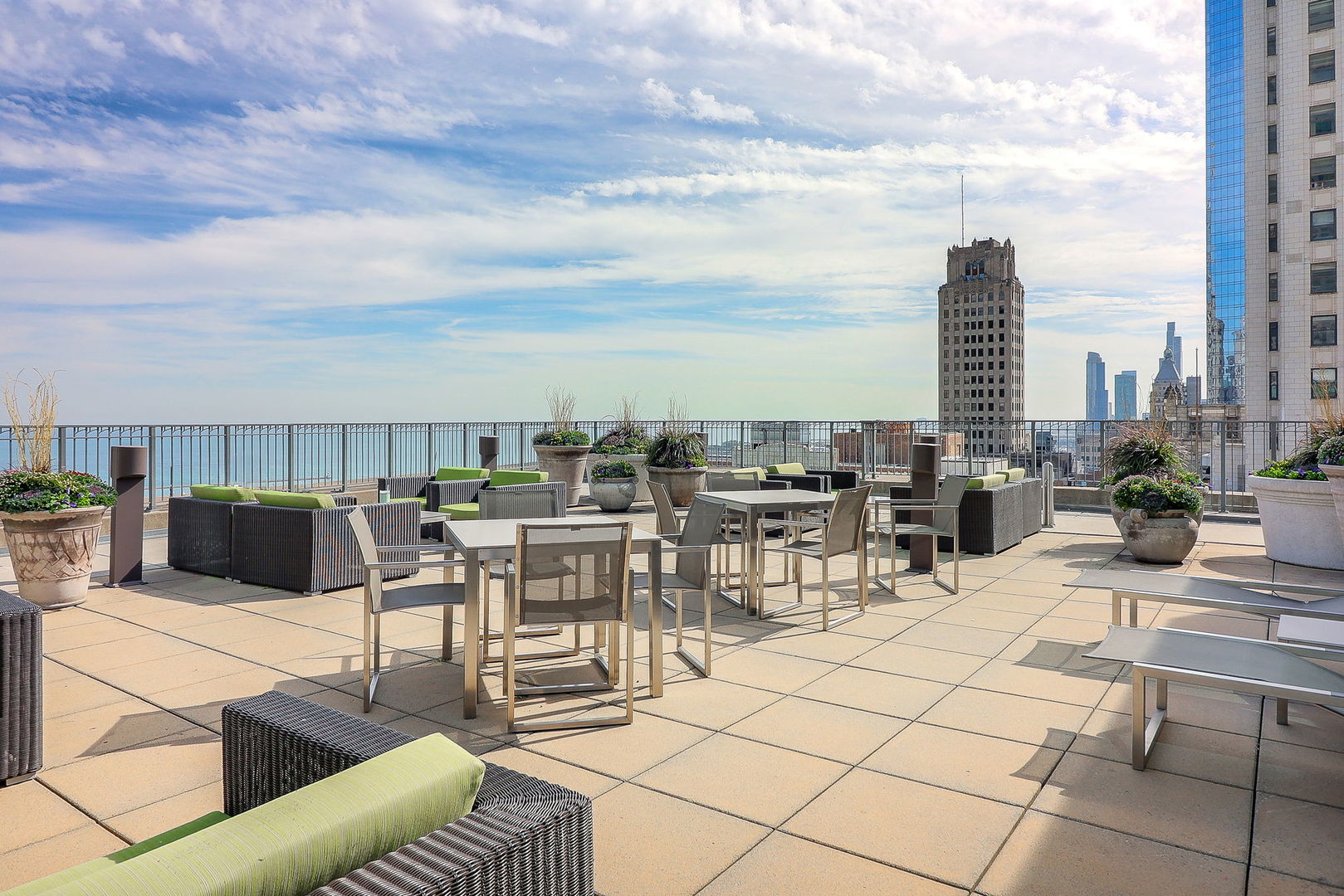 130 N Garland Court #1504, Chicago, IL 60602