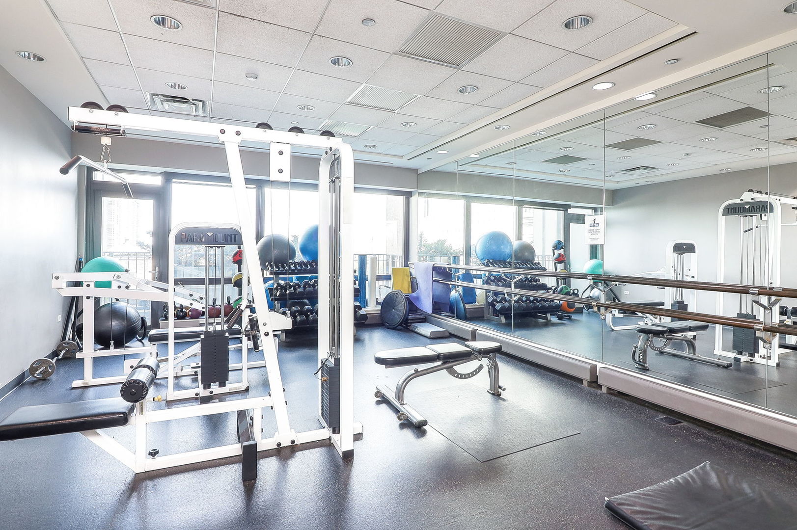 130 N Garland Court #1504, Chicago, IL 60602