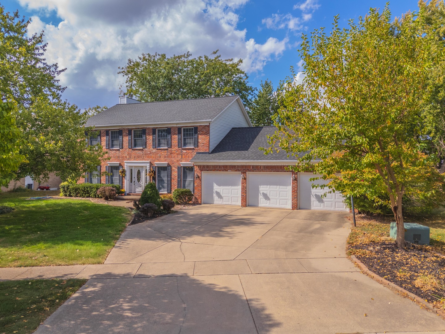 8 Gulf Pointe Court, Bloomington, IL 61704