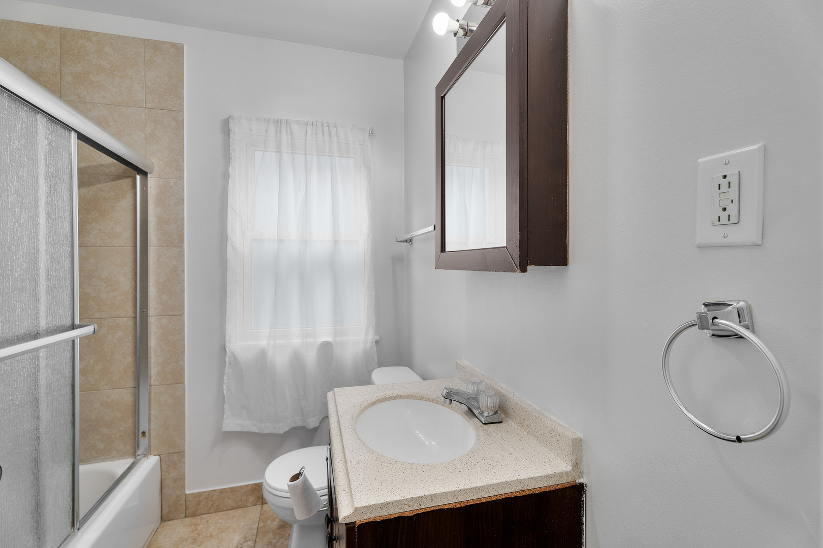 2143 N 76th Avenue, Elmwood Park, IL 60707