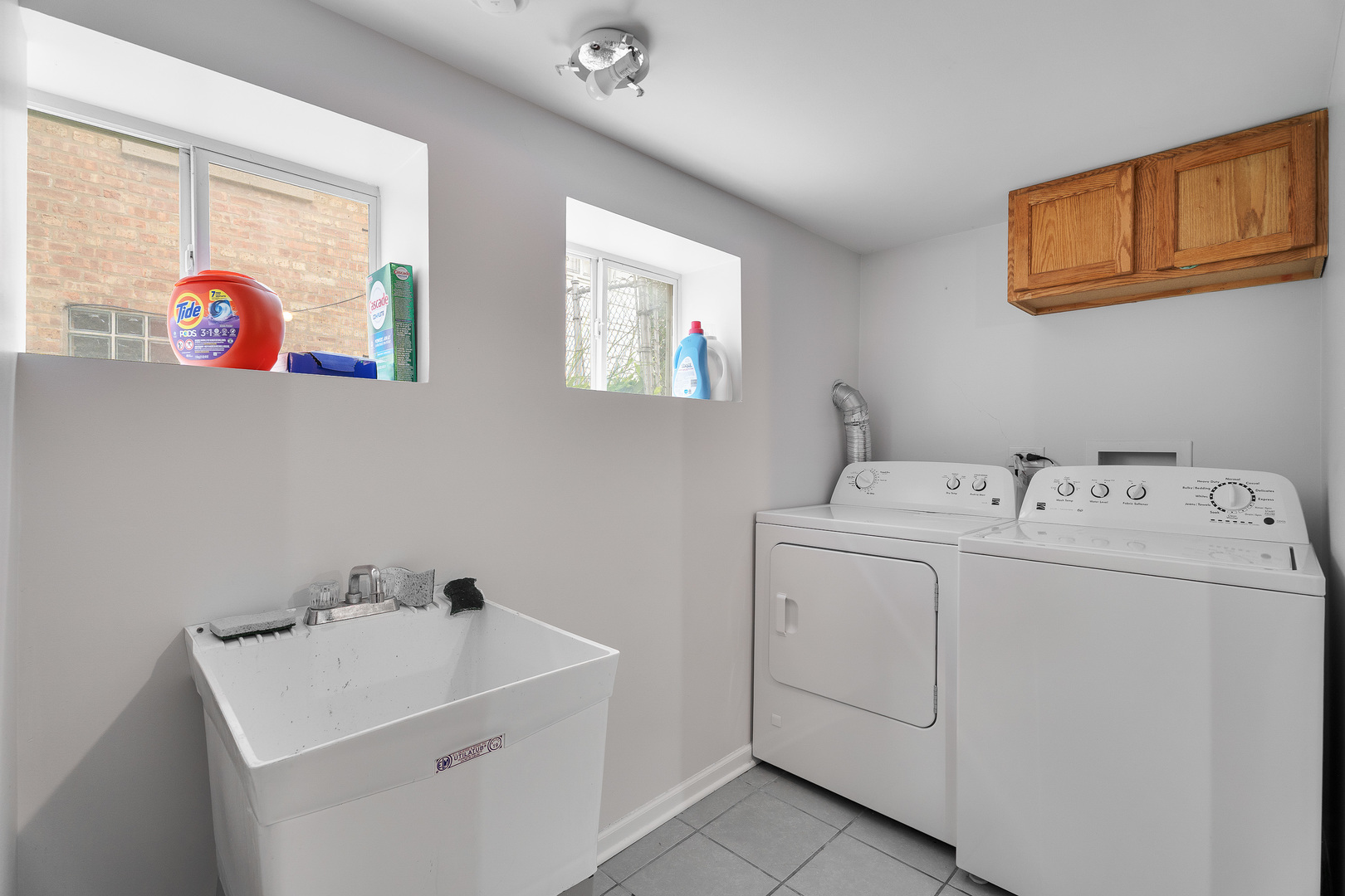 2143 N 76th Avenue, Elmwood Park, IL 60707