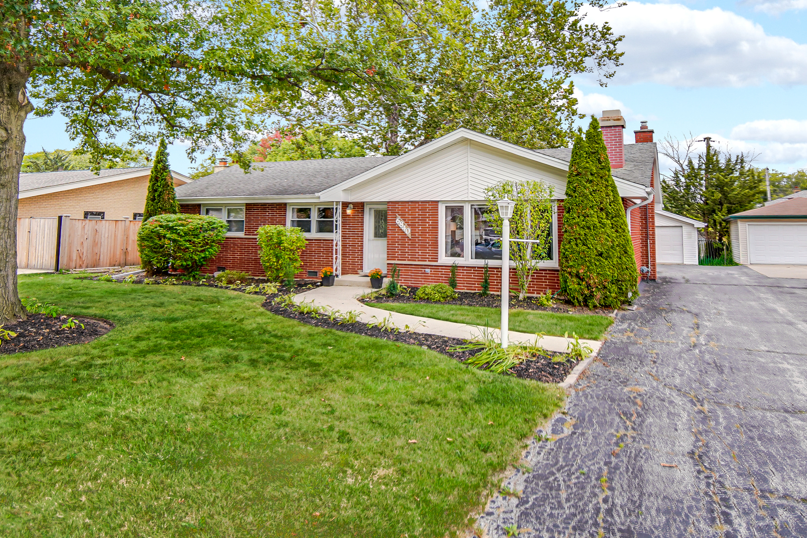 6840 W Evergreen Avenue, Palos Heights, IL 60463