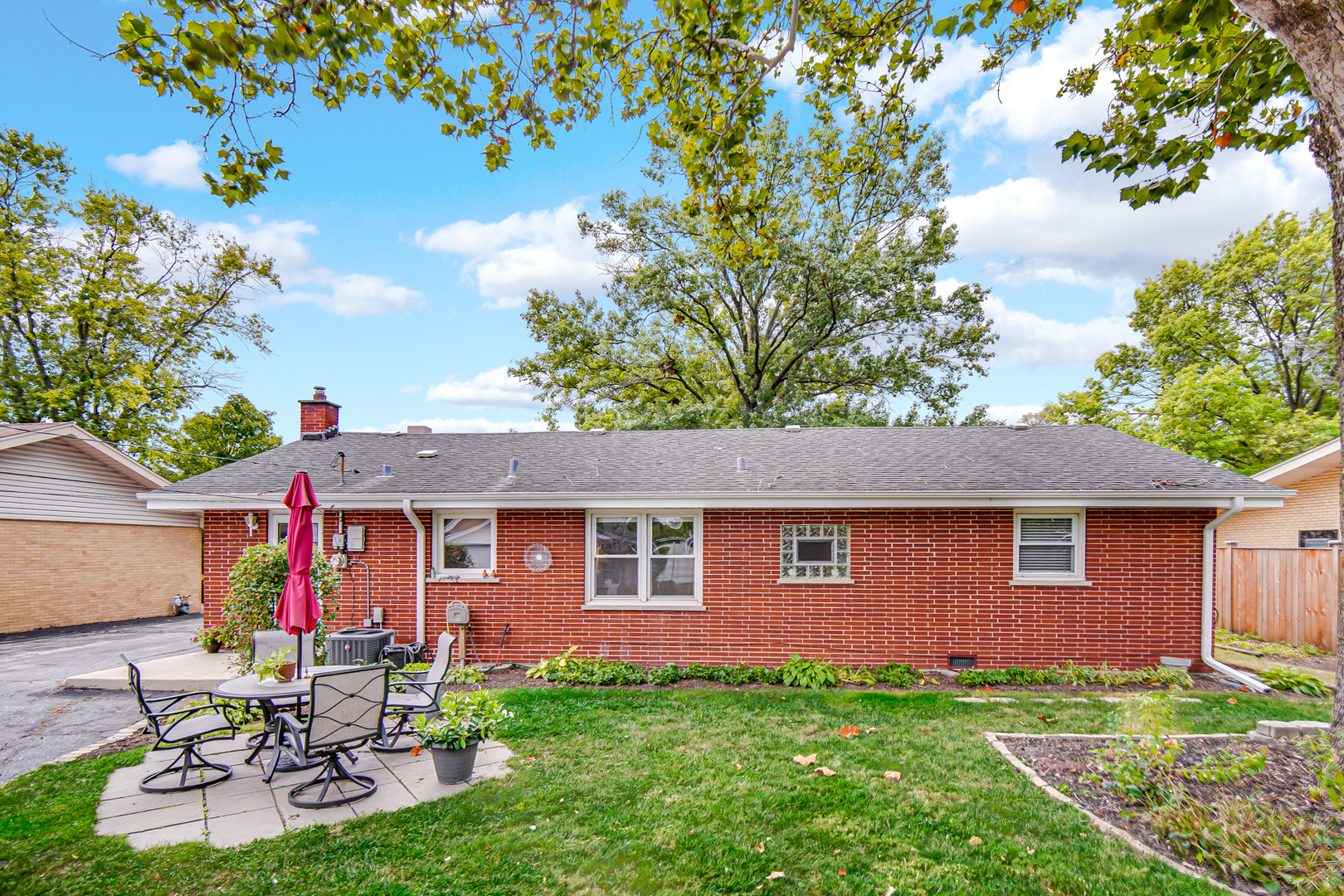 6840 W Evergreen Avenue, Palos Heights, IL 60463