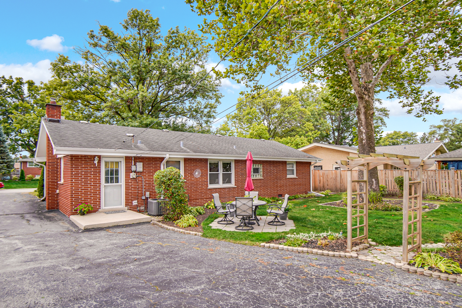 6840 W Evergreen Avenue, Palos Heights, IL 60463