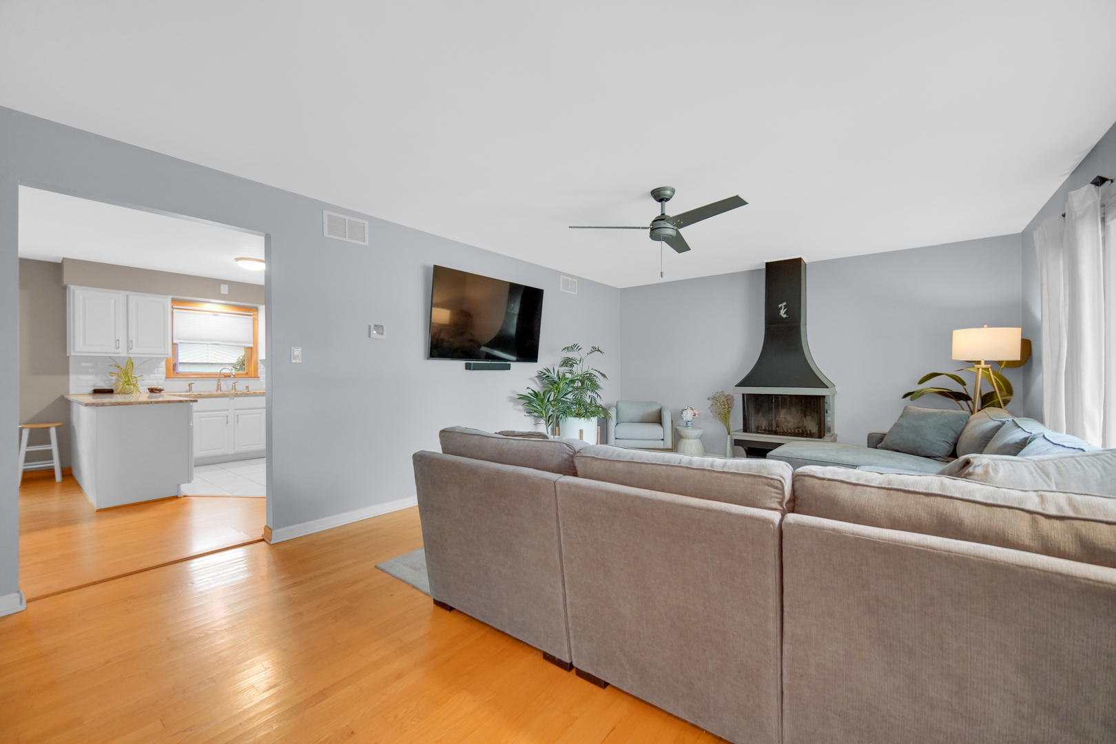 6840 W Evergreen Avenue, Palos Heights, IL 60463