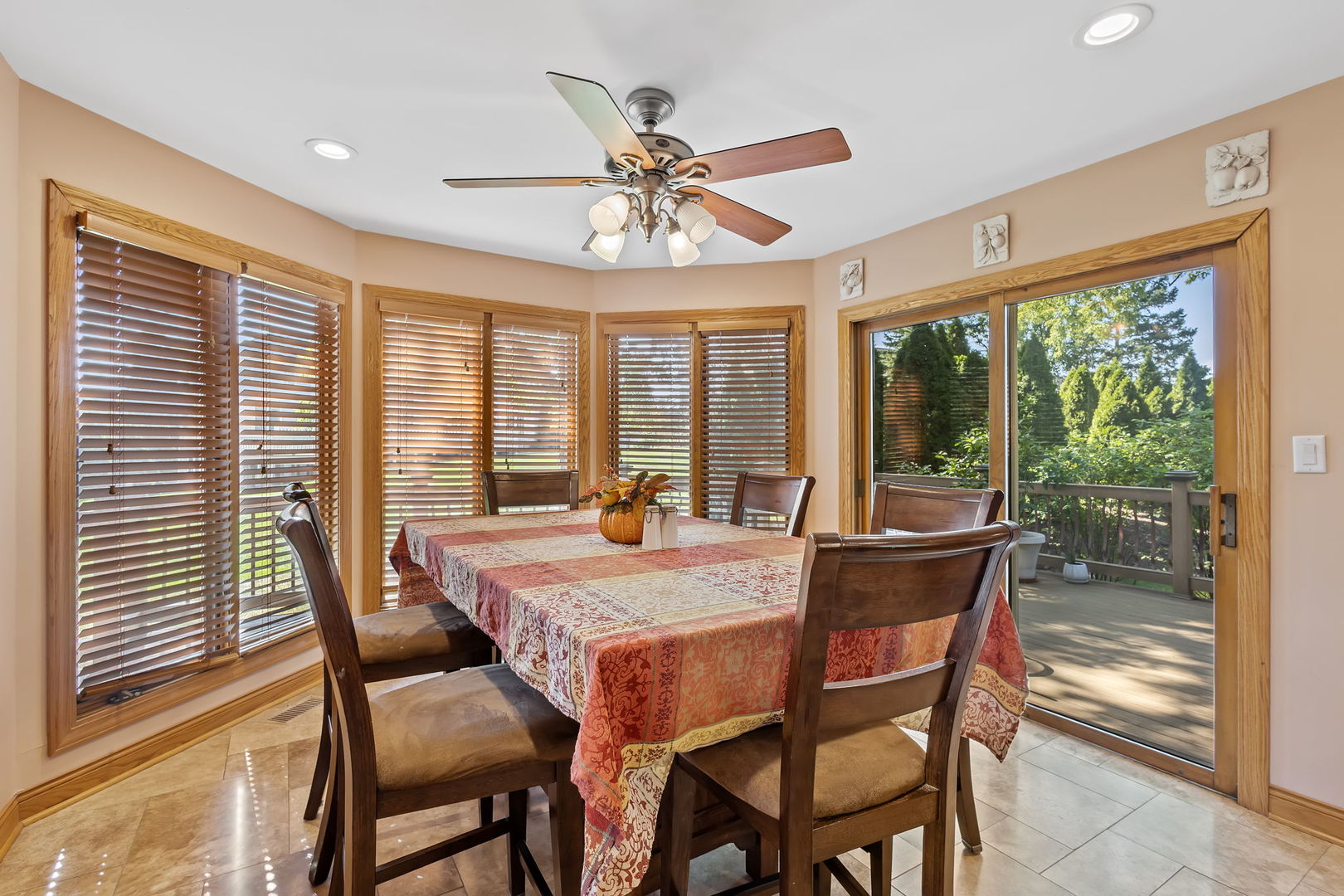 27 Equestrian Way, Lemont, IL 60439