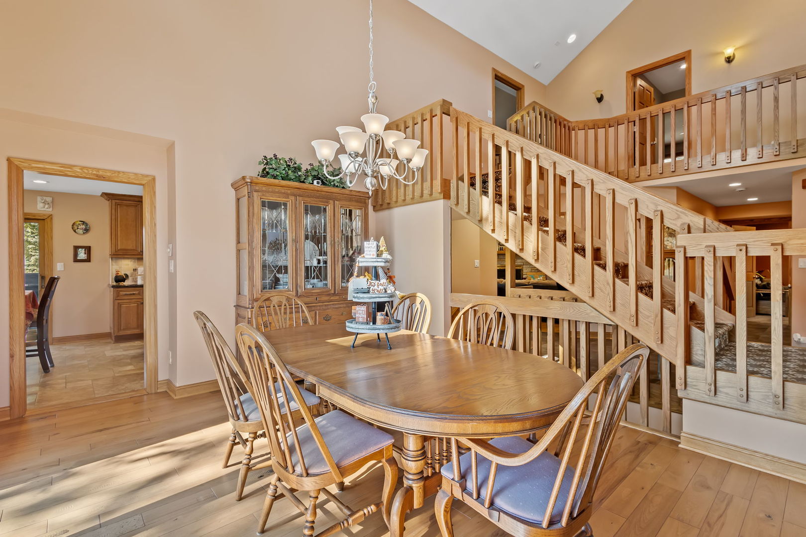 27 Equestrian Way, Lemont, IL 60439
