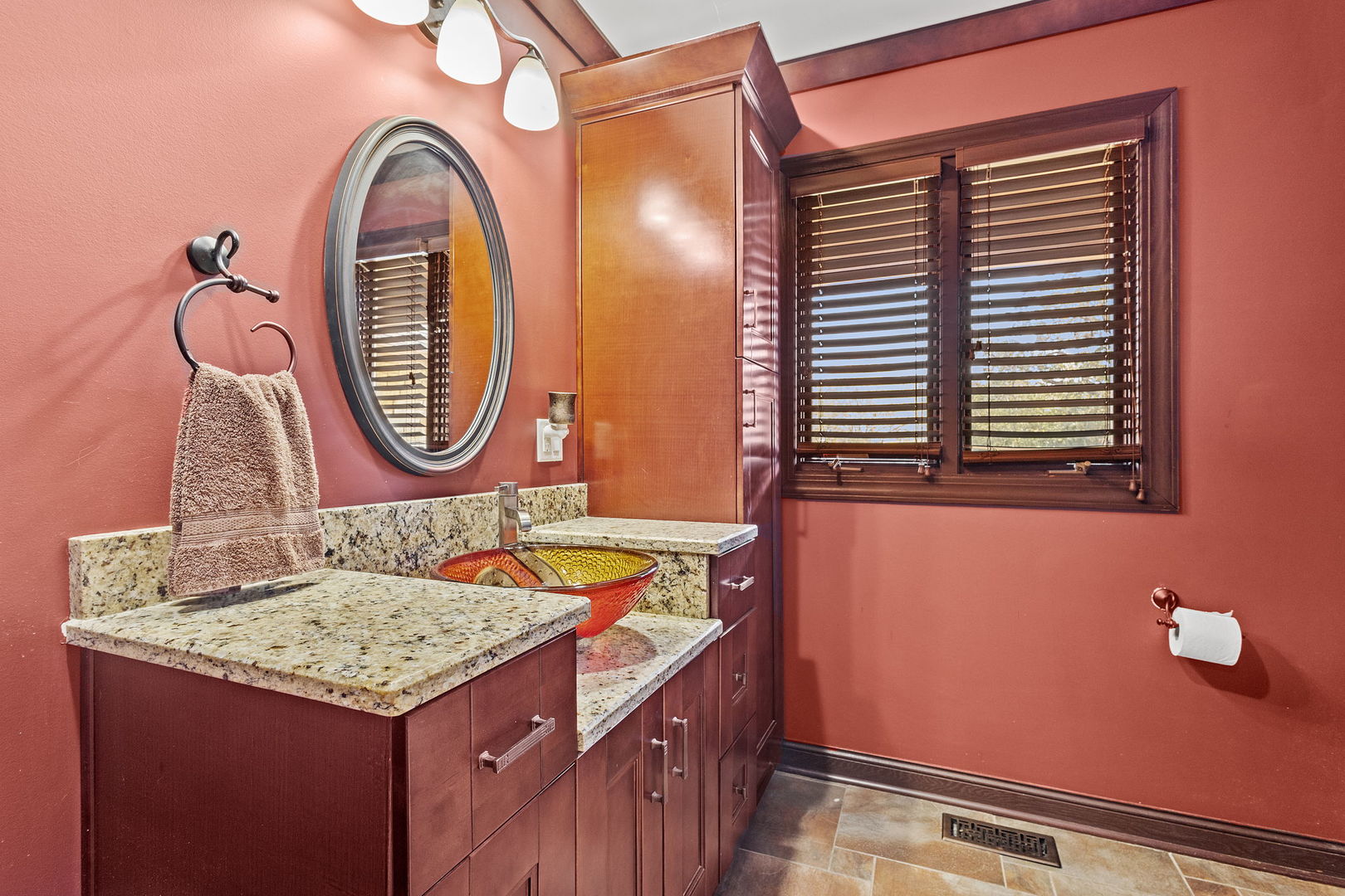 27 Equestrian Way, Lemont, IL 60439