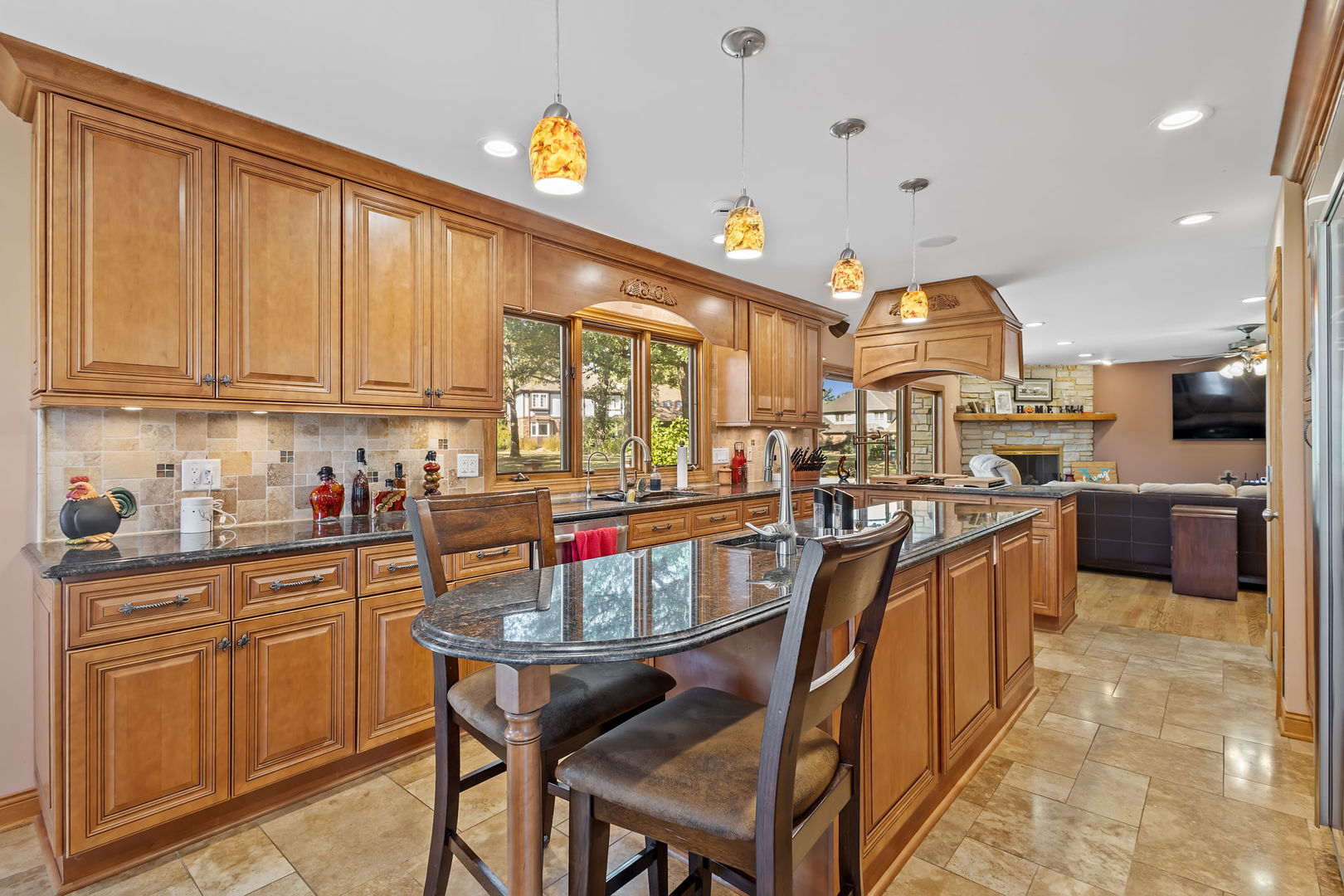 27 Equestrian Way, Lemont, IL 60439