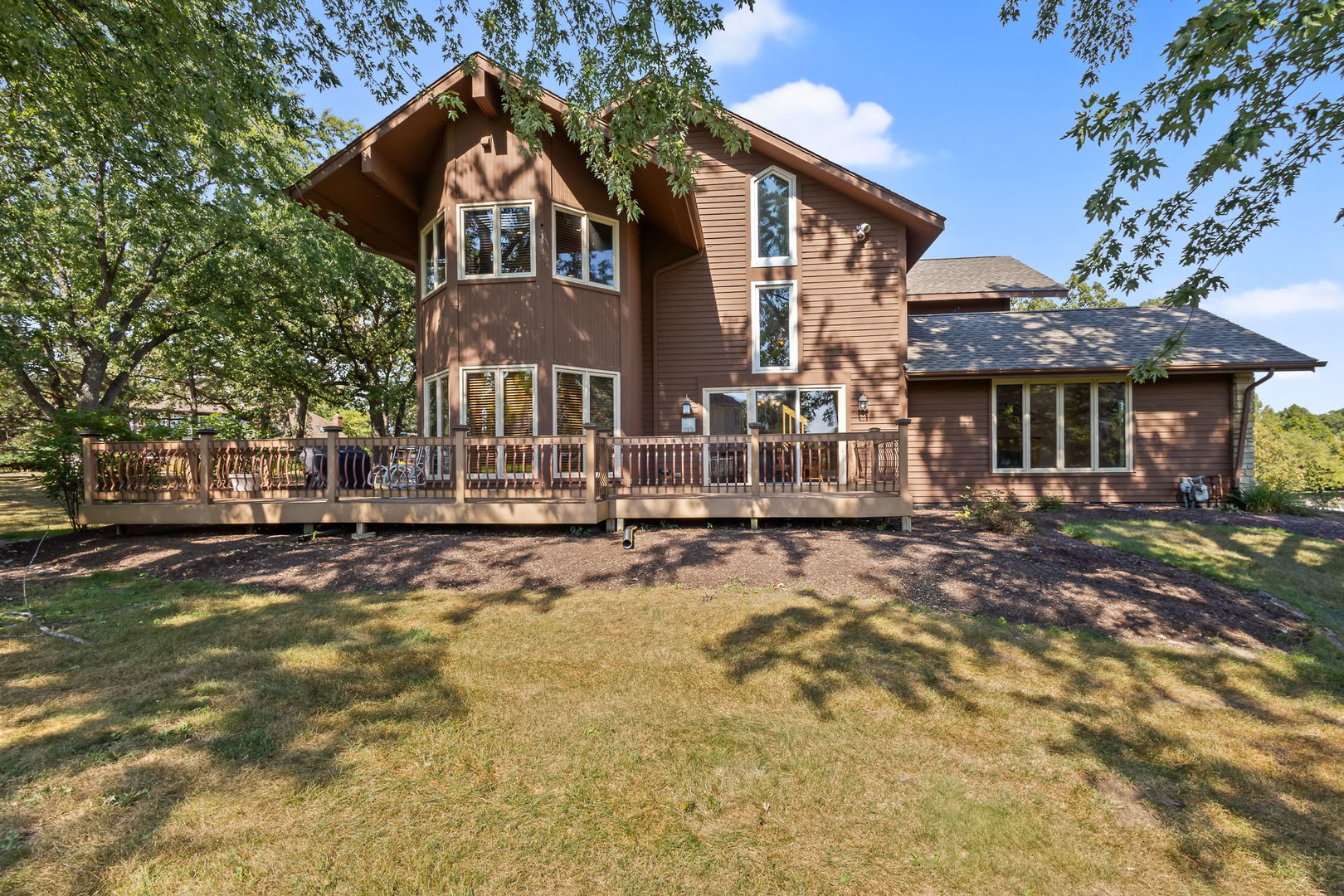 27 Equestrian Way, Lemont, IL 60439