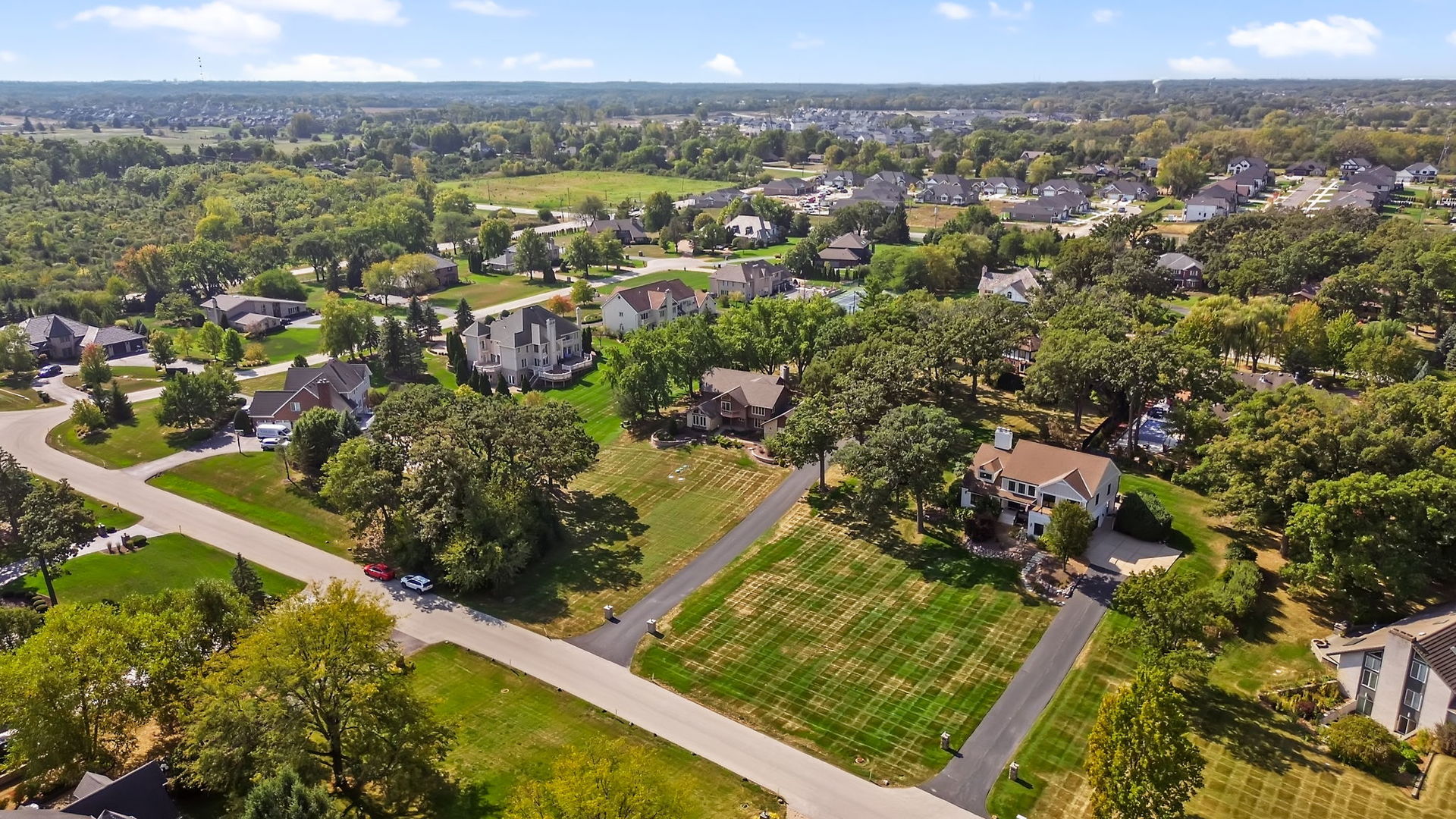 27 Equestrian Way, Lemont, IL 60439