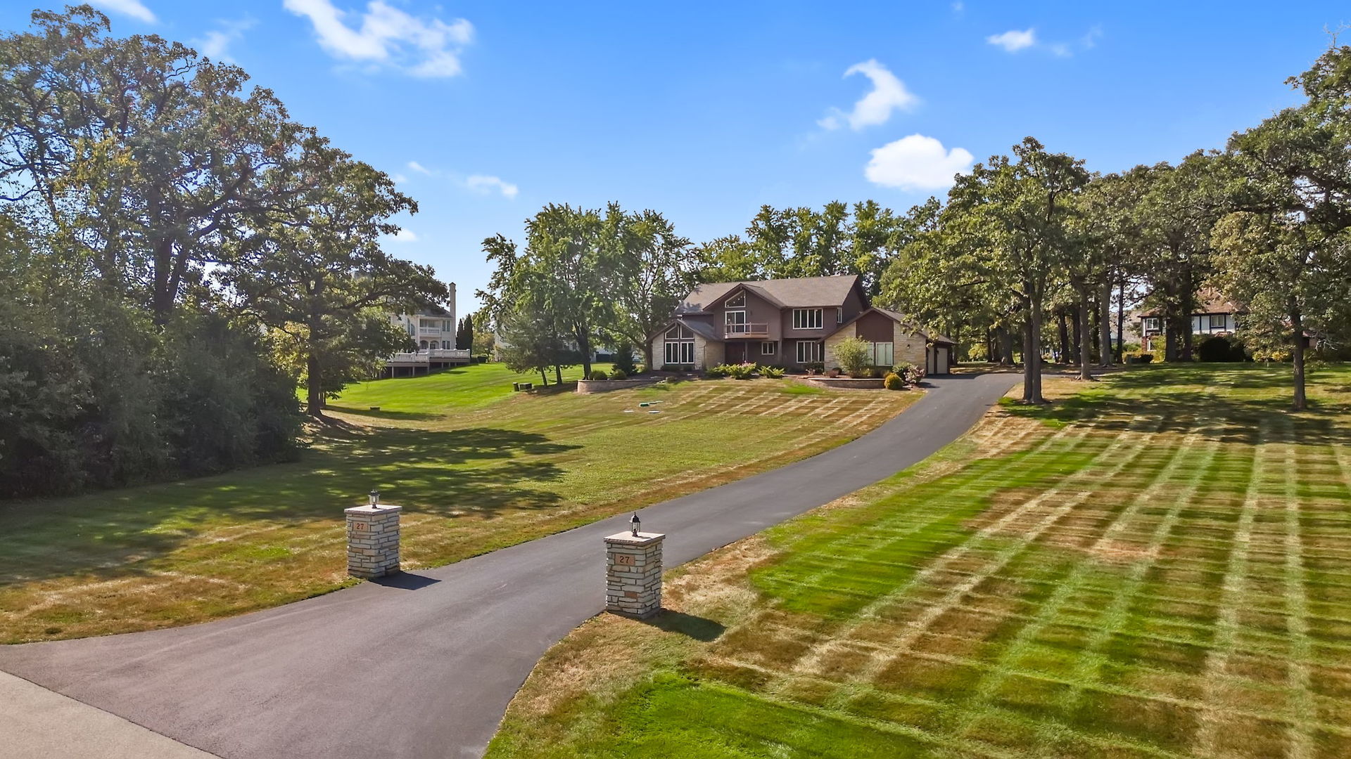 27 Equestrian Way, Lemont, IL 60439