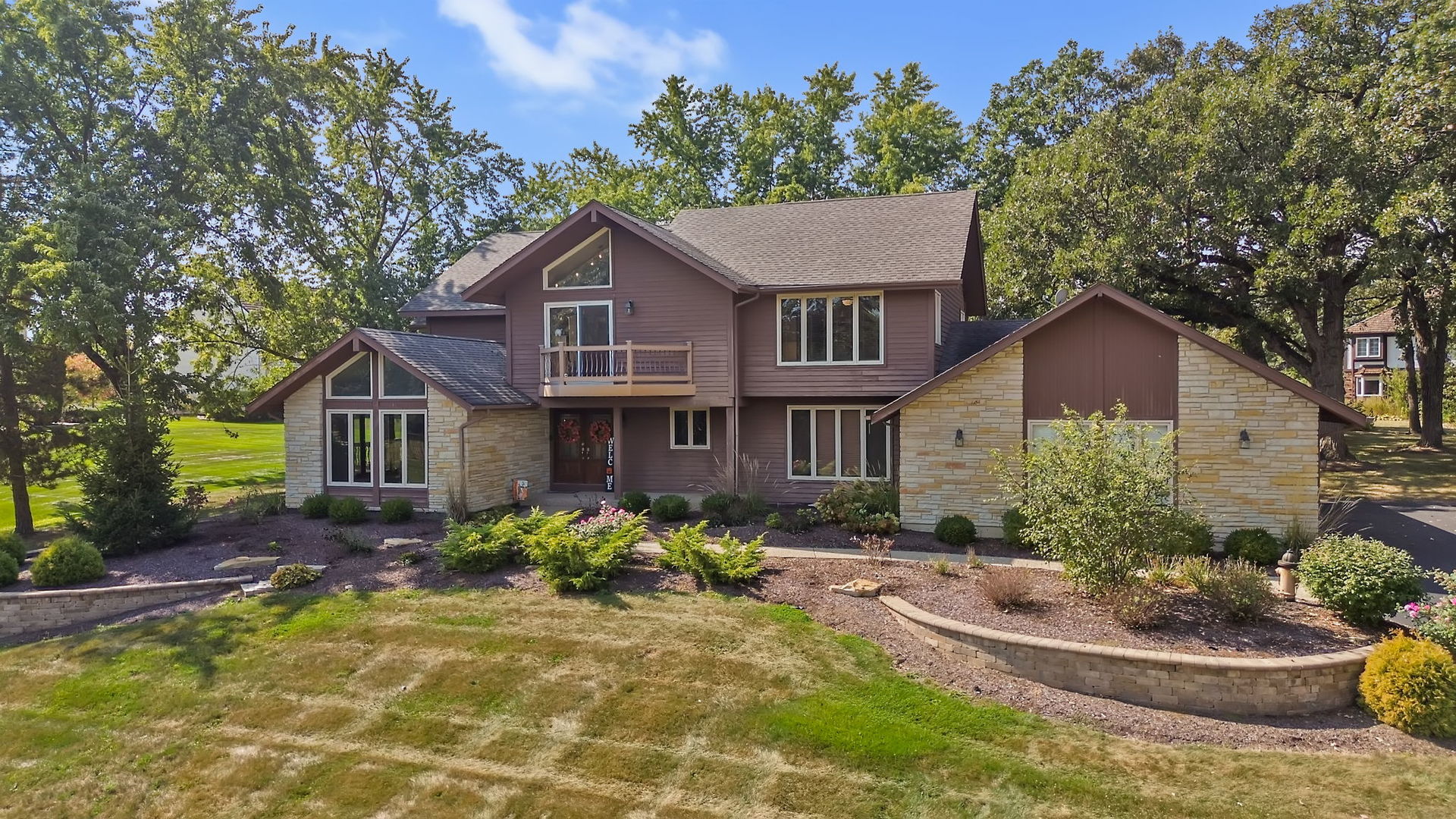 27 Equestrian Way, Lemont, IL 60439