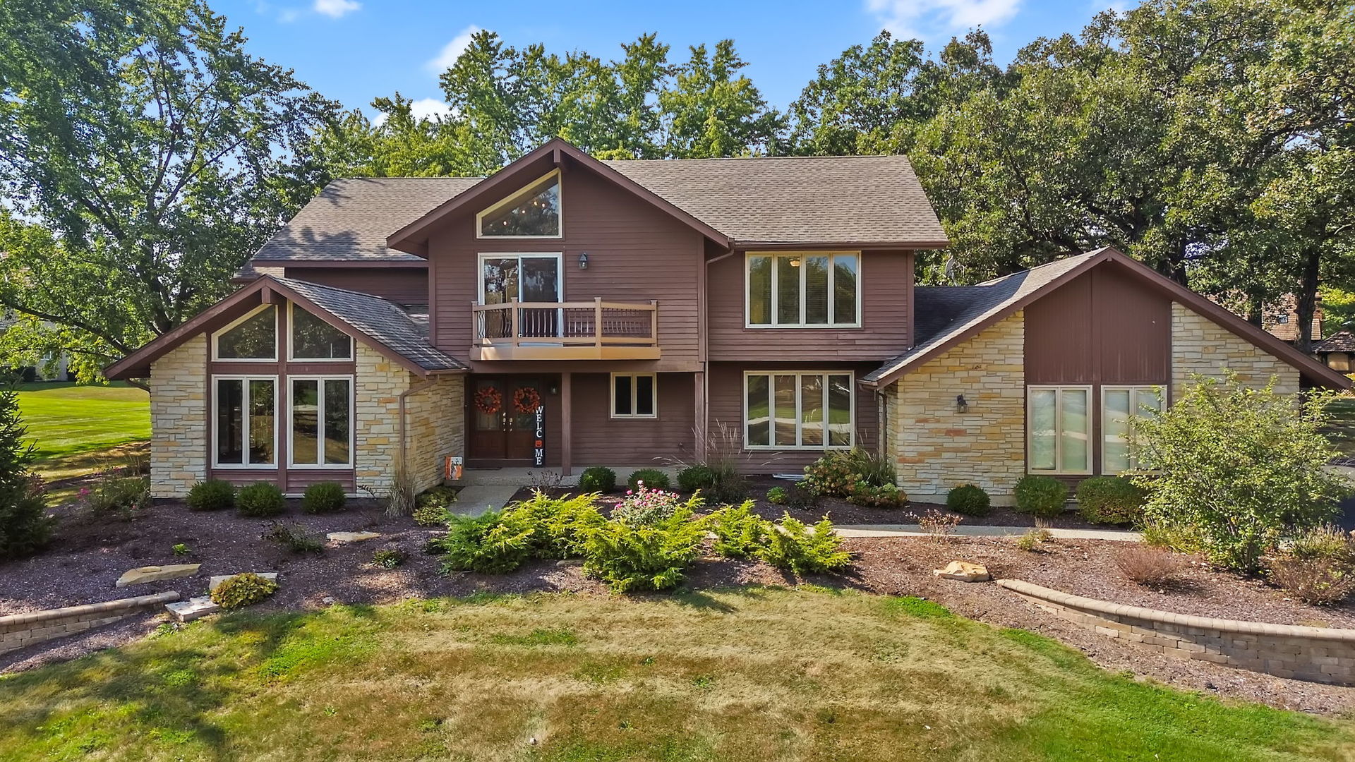 27 Equestrian Way, Lemont, IL 60439