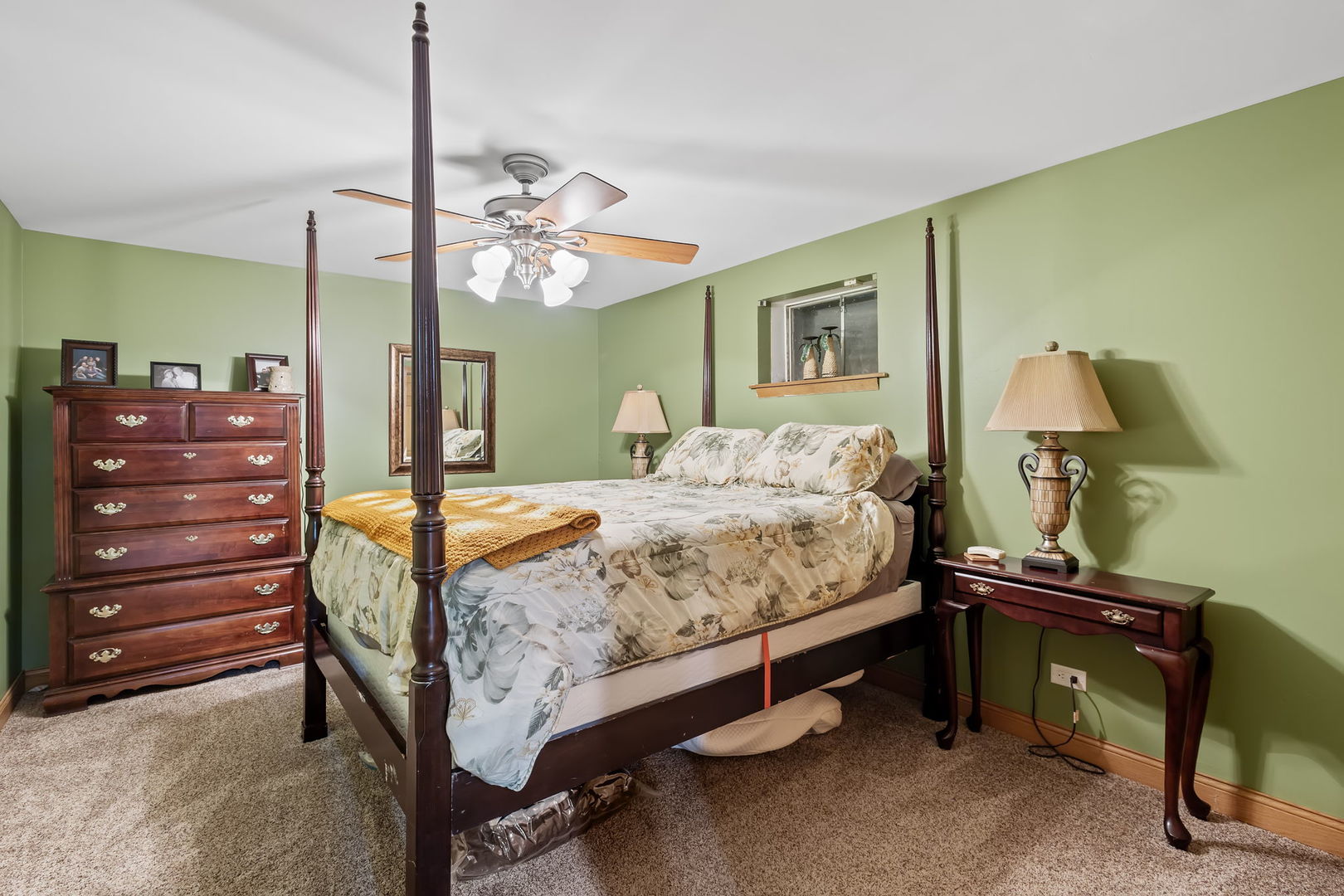 27 Equestrian Way, Lemont, IL 60439