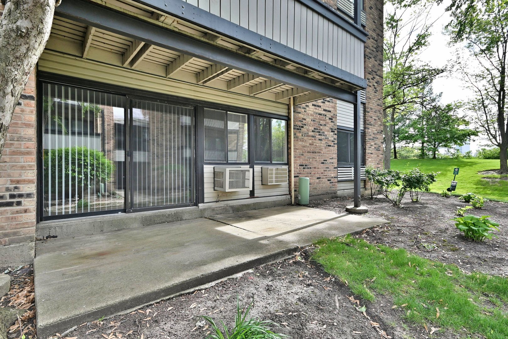 1806 Hemlock Place #105, Schaumburg, IL 60173