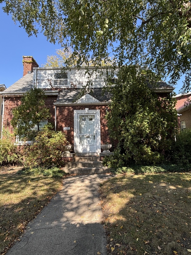 2130 W Farwell Avenue, Chicago, IL 60645