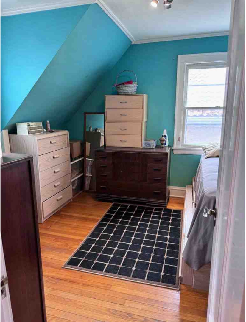 2130 W Farwell Avenue, Chicago, IL 60645