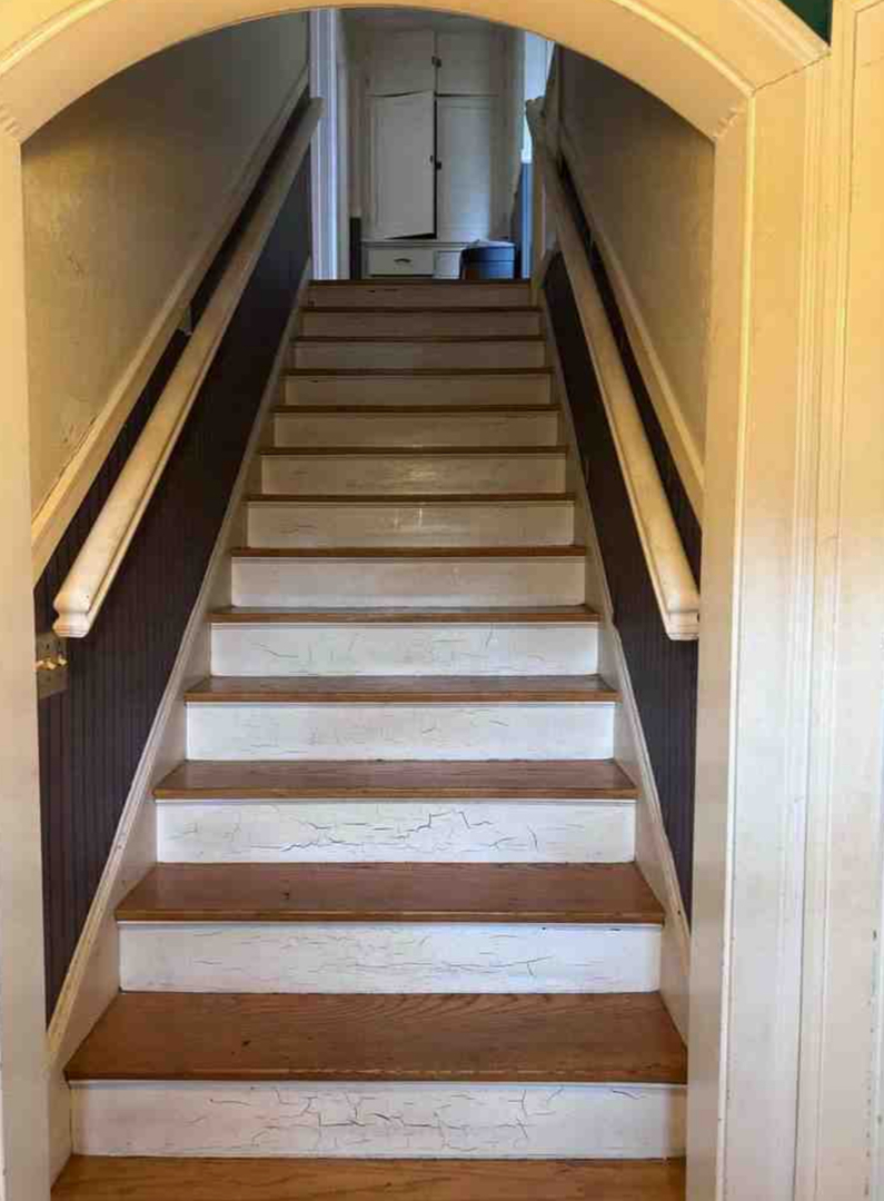 2130 W Farwell Avenue, Chicago, IL 60645