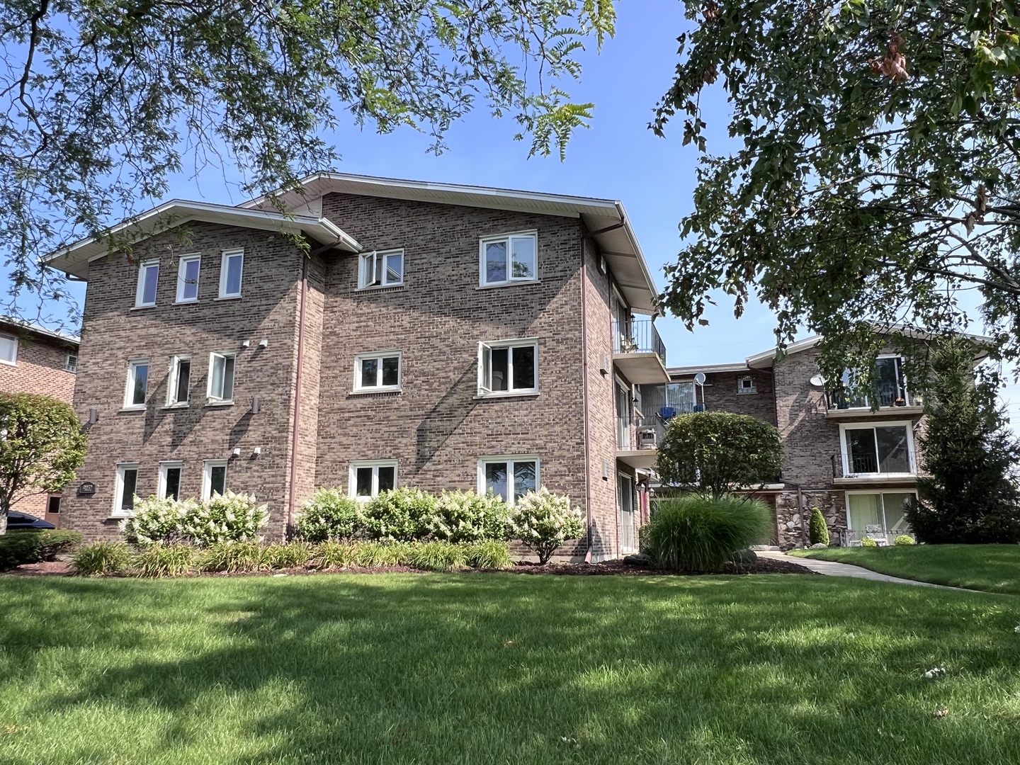 9032 W 140th Street #2A, Orland Park, IL 60462