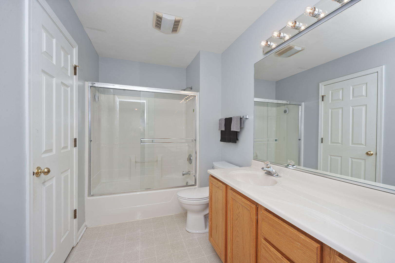 315 Spring Point Drive #315, Carpentersville, IL 60110