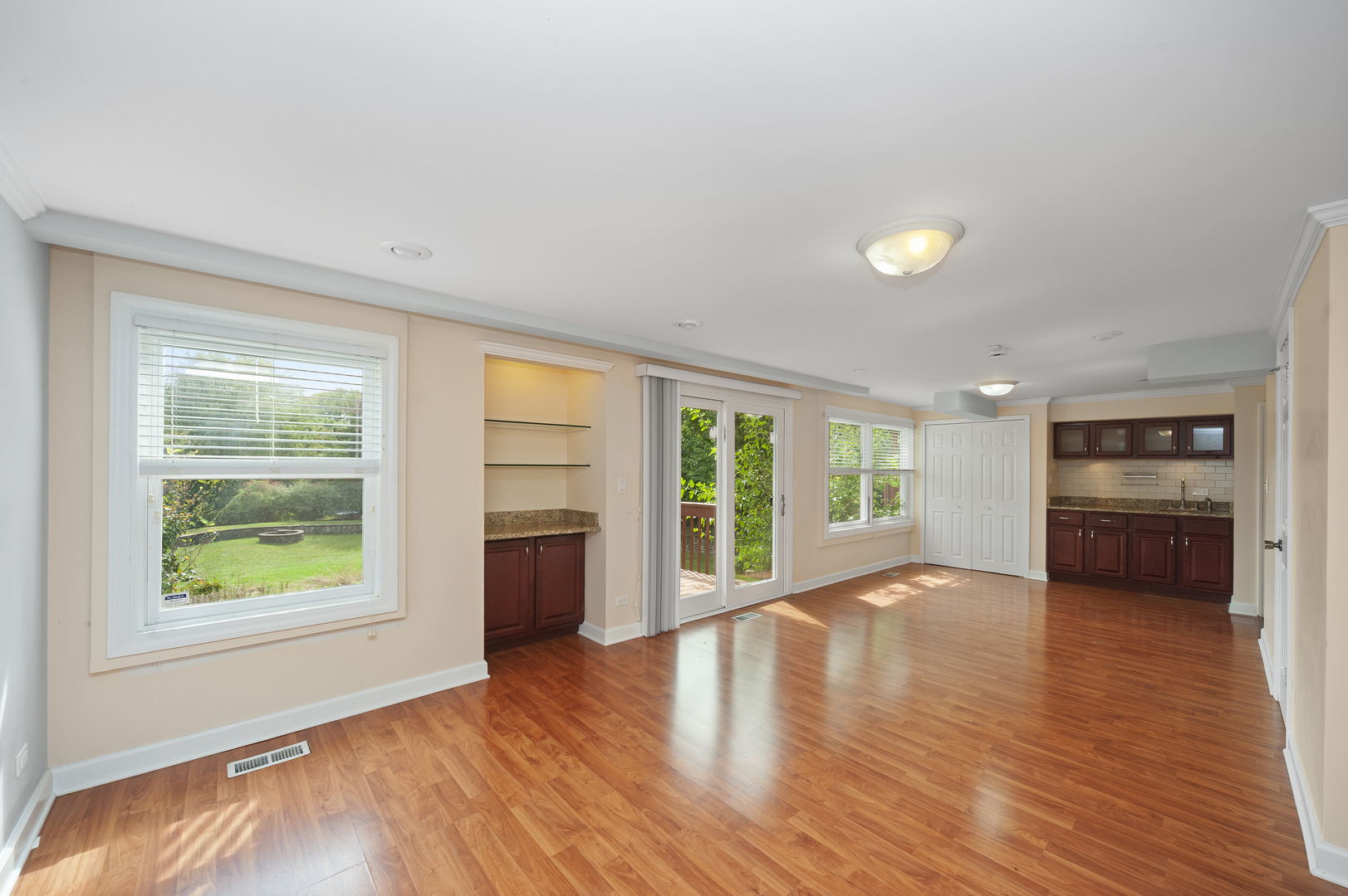 315 Spring Point Drive #315, Carpentersville, IL 60110