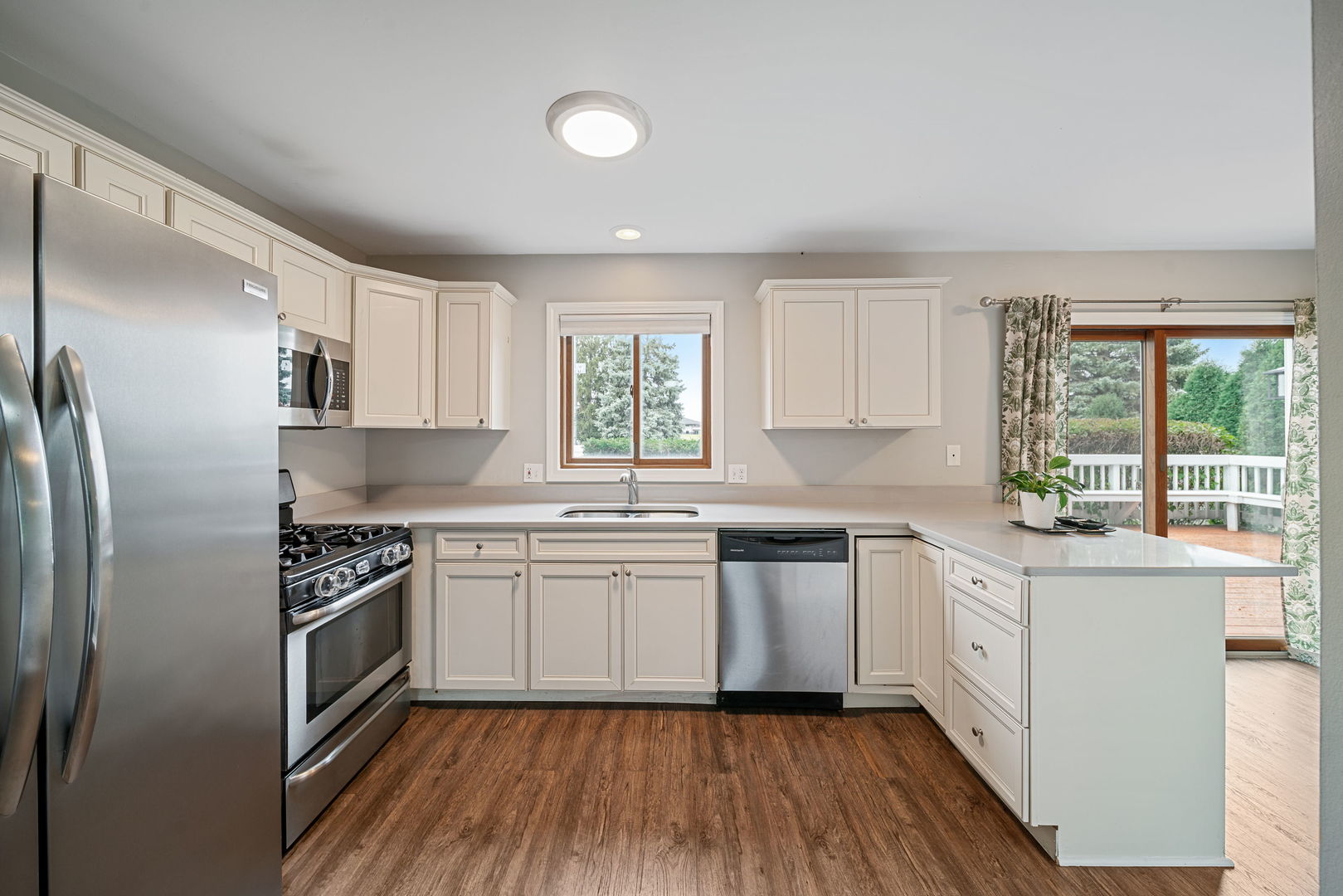 2483 Lawson Boulevard, Gurnee, IL 60031