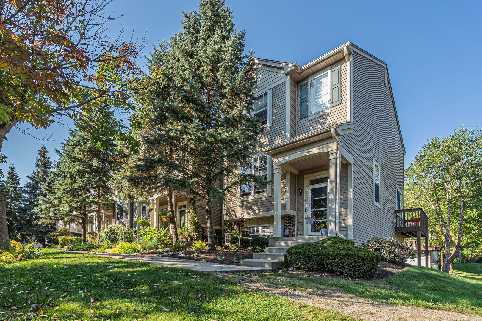 28794 W Pondview Drive, Lakemoor, IL 60051