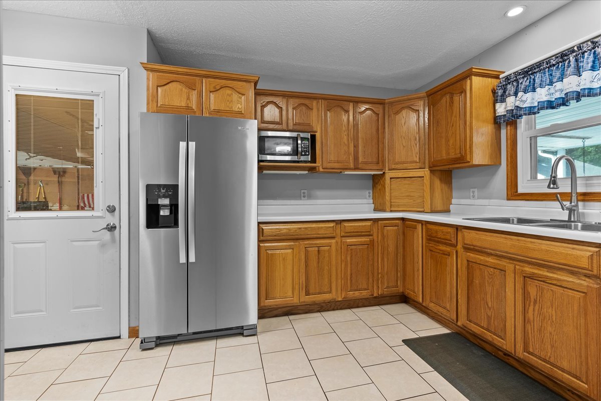 8468 Carriage Hills Road, Bloomington, IL 61705