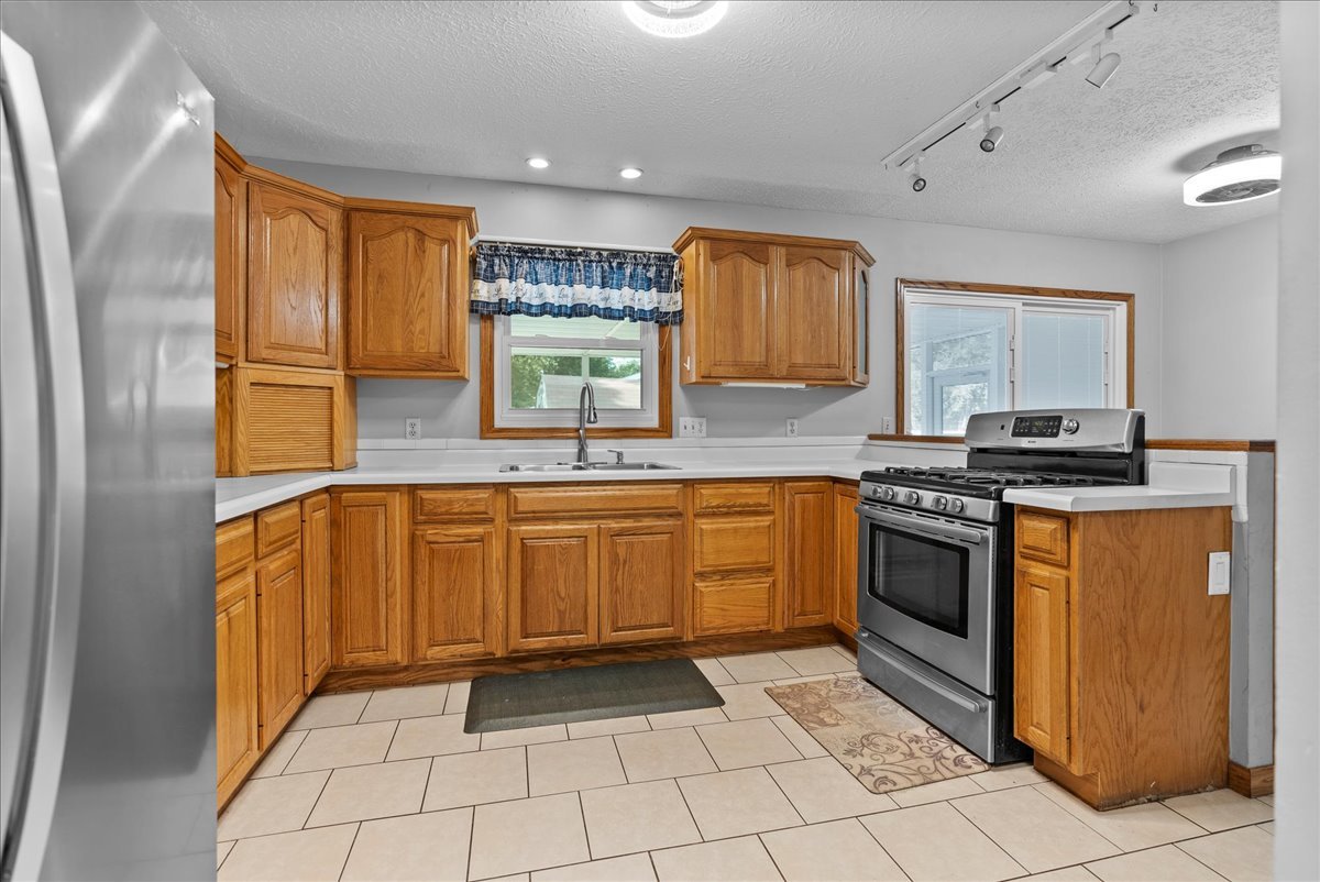 8468 Carriage Hills Road, Bloomington, IL 61705