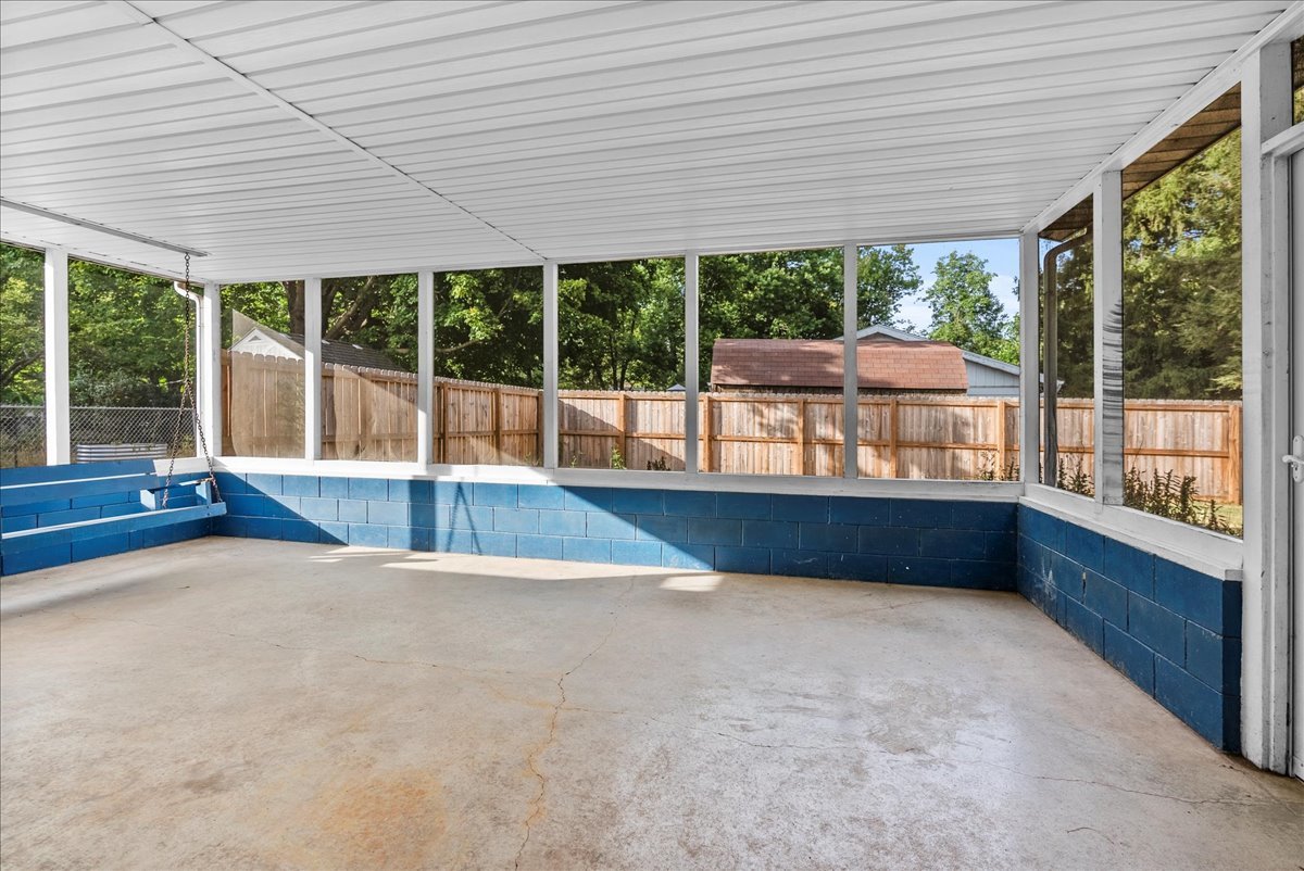 8468 Carriage Hills Road, Bloomington, IL 61705