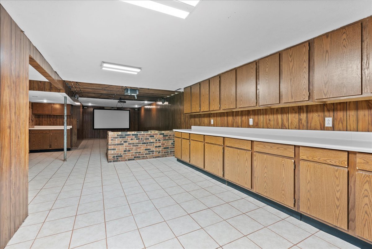 8468 Carriage Hills Road, Bloomington, IL 61705