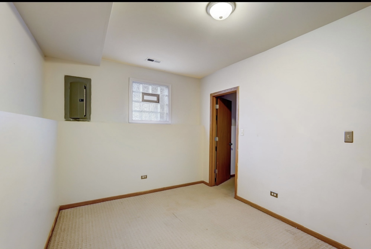 9021 S GREENWOOD Avenue, Chicago, IL 60619