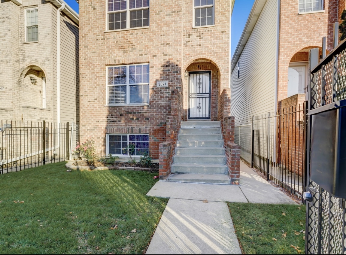 9021 S GREENWOOD Avenue, Chicago, IL 60619
