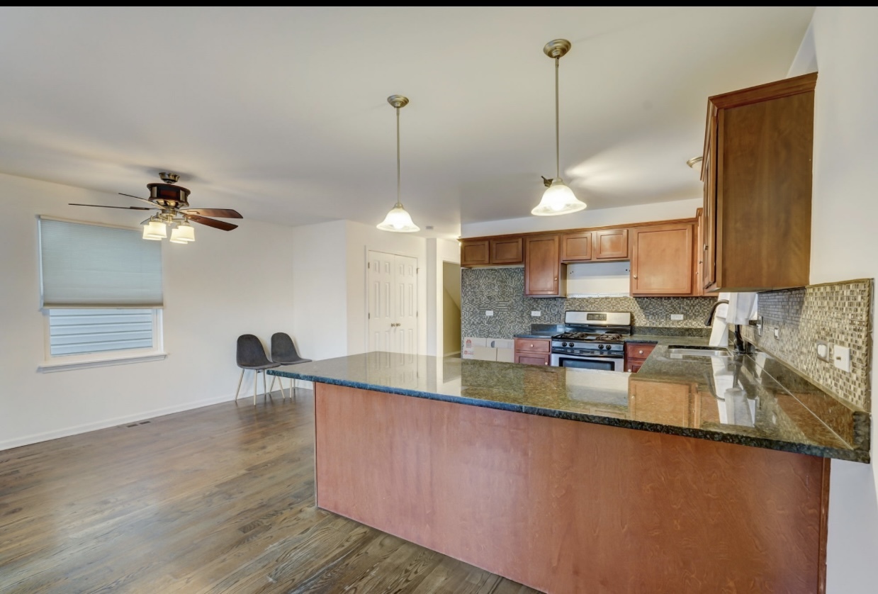 9021 S GREENWOOD Avenue, Chicago, IL 60619