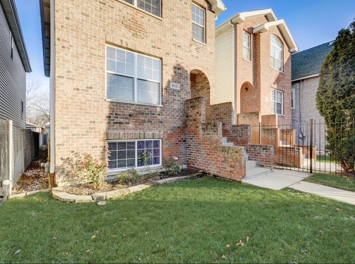 9021 S GREENWOOD Avenue, Chicago, IL 60619