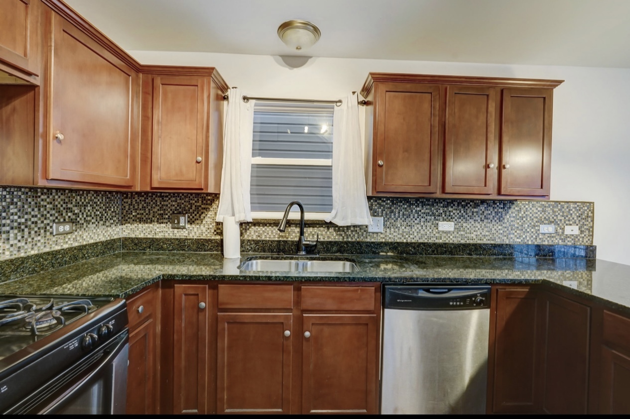 9021 S GREENWOOD Avenue, Chicago, IL 60619