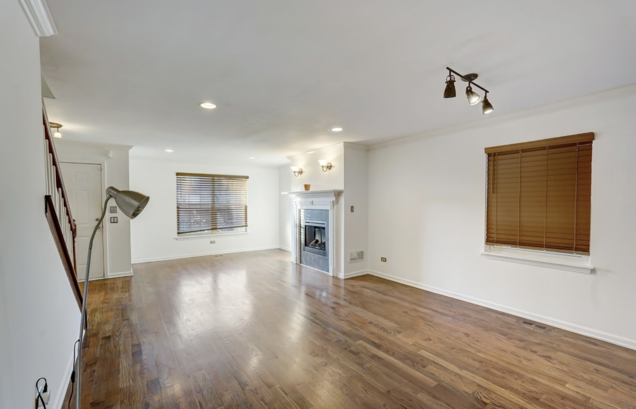 9021 S GREENWOOD Avenue, Chicago, IL 60619