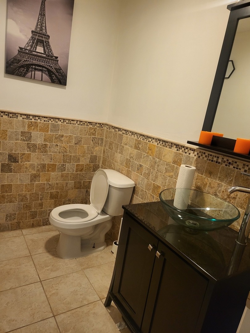 9021 S GREENWOOD Avenue, Chicago, IL 60619