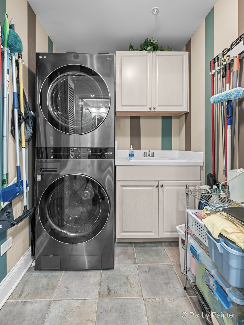 1 Itasca Place #107, Itasca, IL 60143